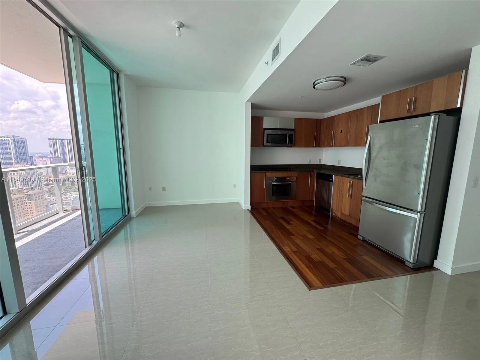 300 S Biscayne Blvd # T-3109, Miami, FL 33131 photo 3