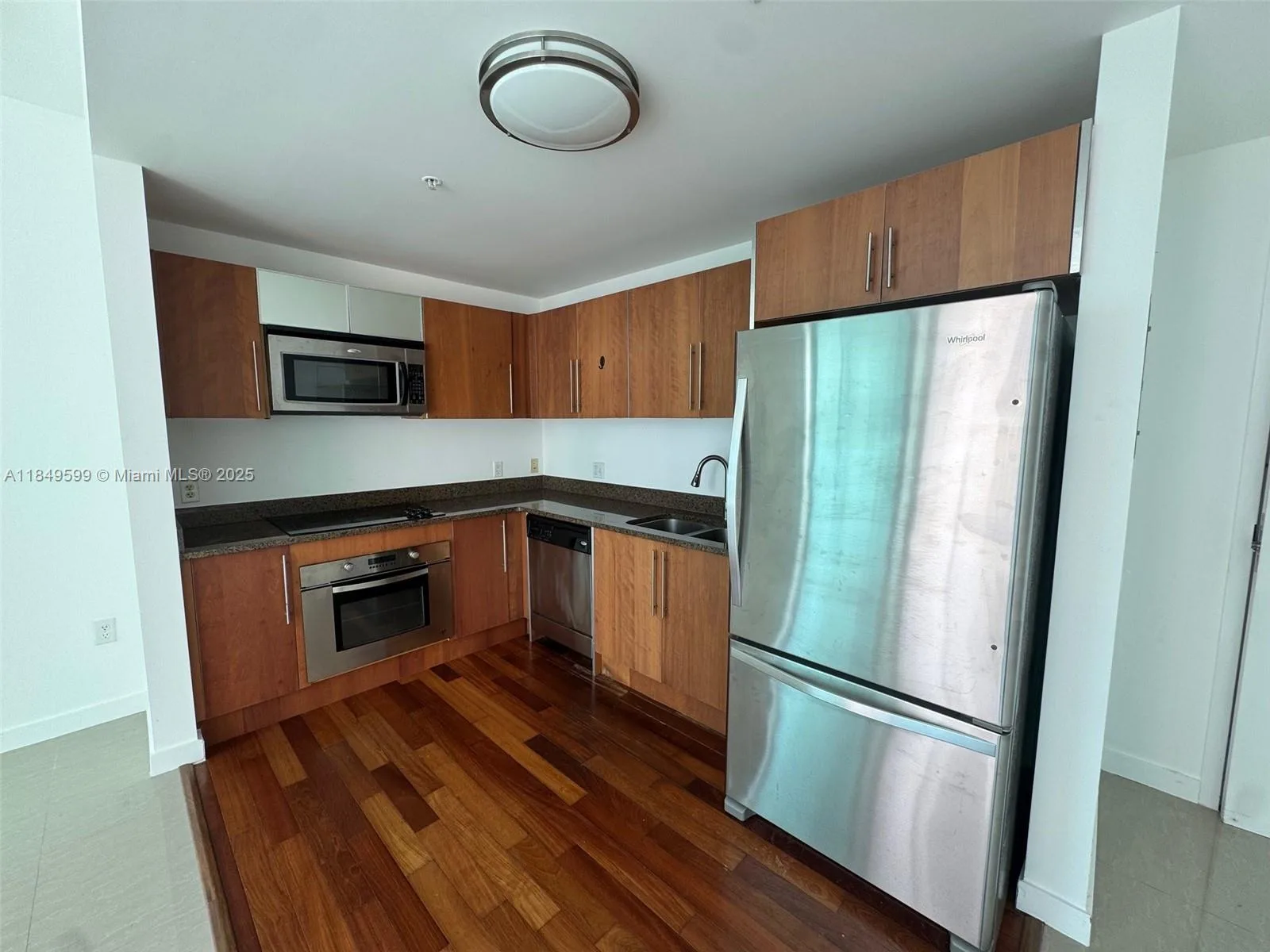 300 S Biscayne Blvd # T-3109, Miami, FL 33131 photo 4