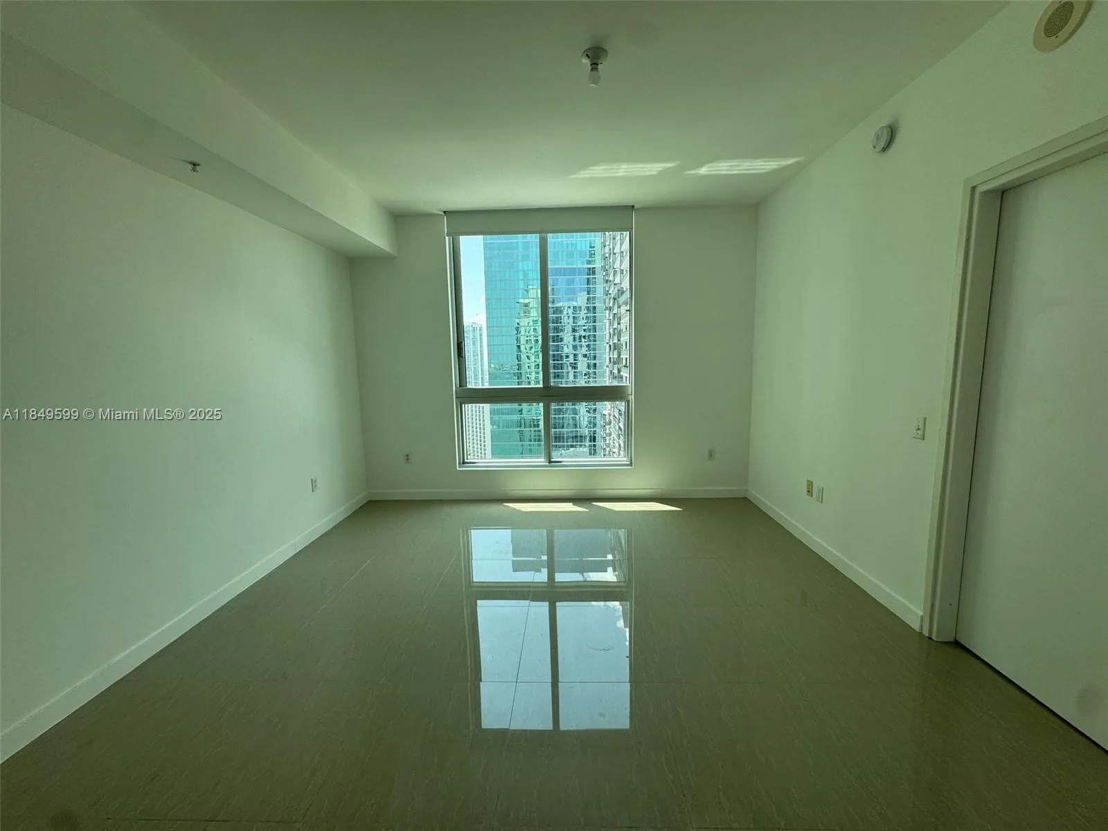 300 S Biscayne Blvd # T-3109, Miami, FL 33131 photo 7