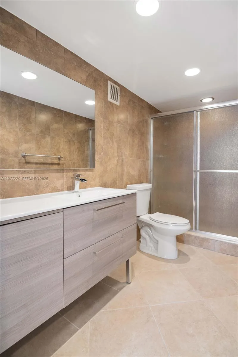 16740 NE 9th Ave # 604, North Miami Beach, FL 33162 photo 10