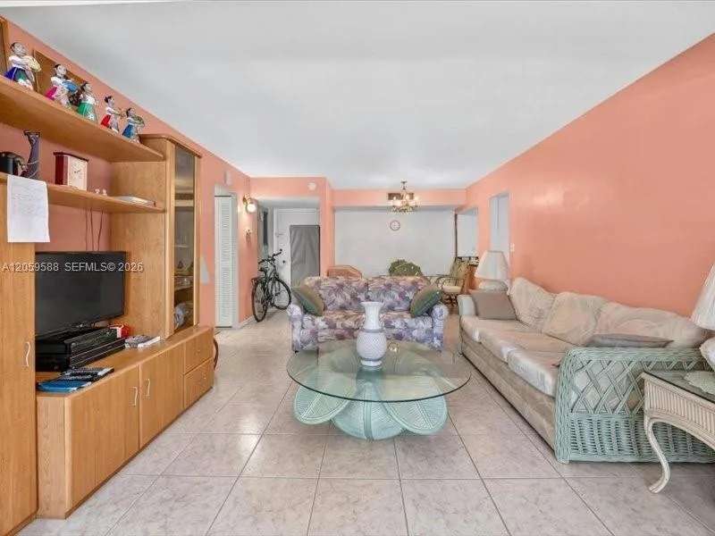 7135 Collins Ave # 331, Miami Beach, FL 33141 photo 11