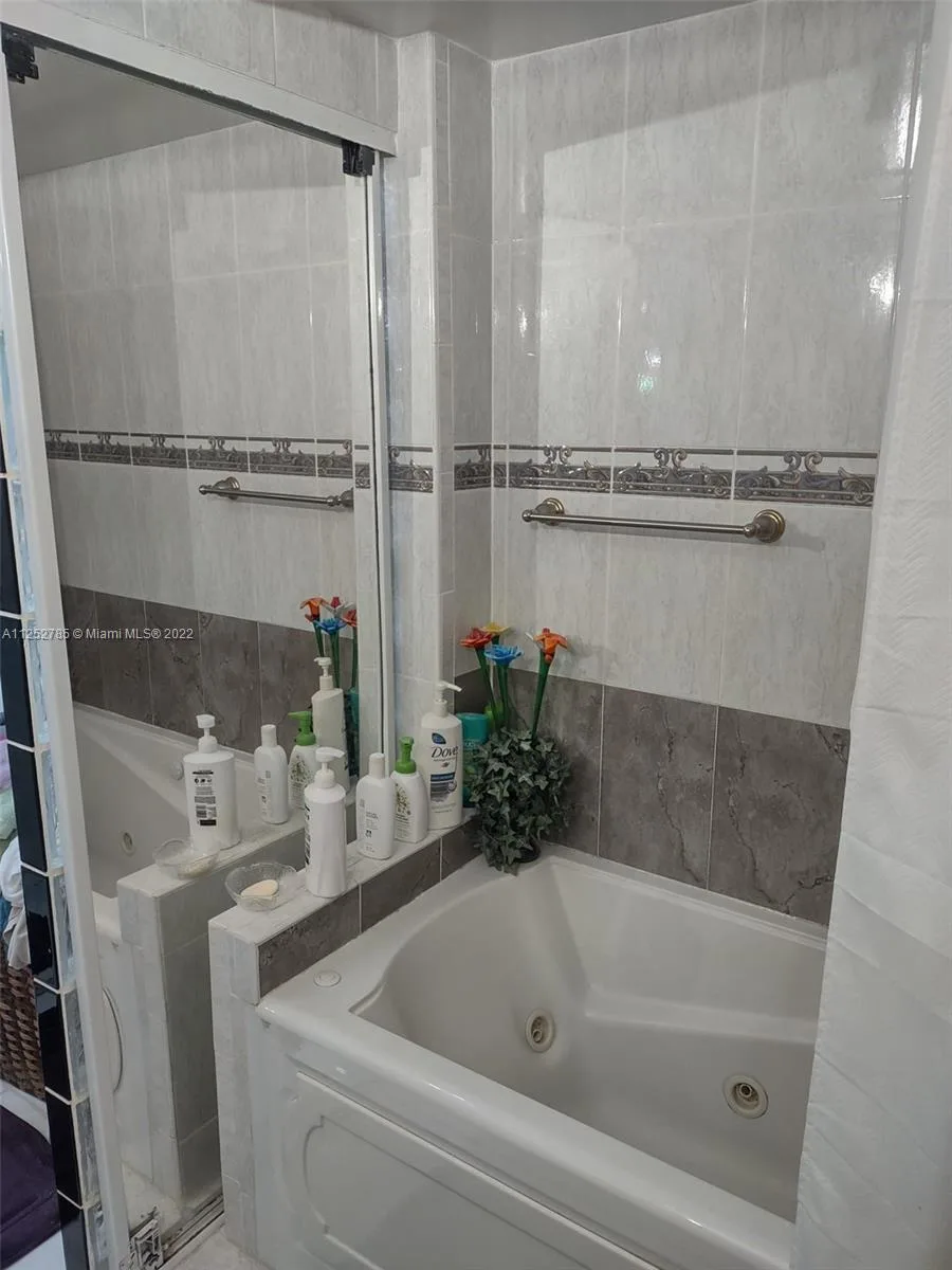 4747 Collins Ave # 107, Miami Beach, FL 33140 photo 11