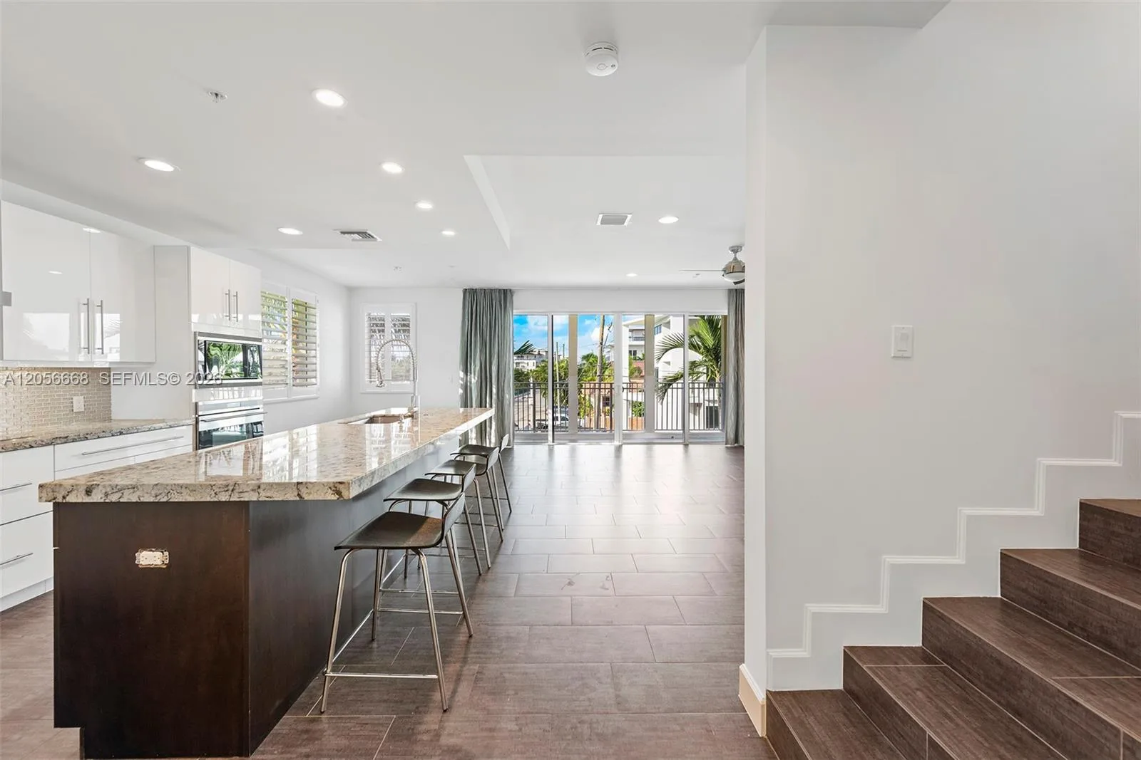 348 Elm St # B-10, Hollywood, FL 33019 photo 10