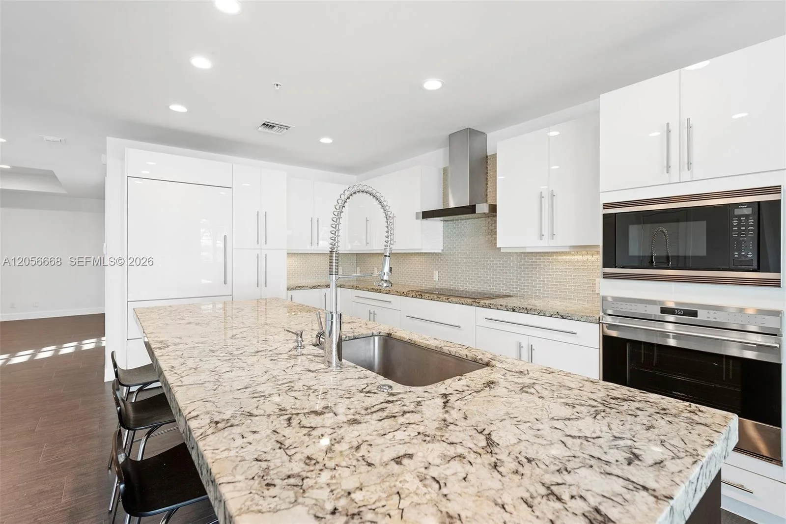 348 Elm St # B-10, Hollywood, FL 33019 photo 11