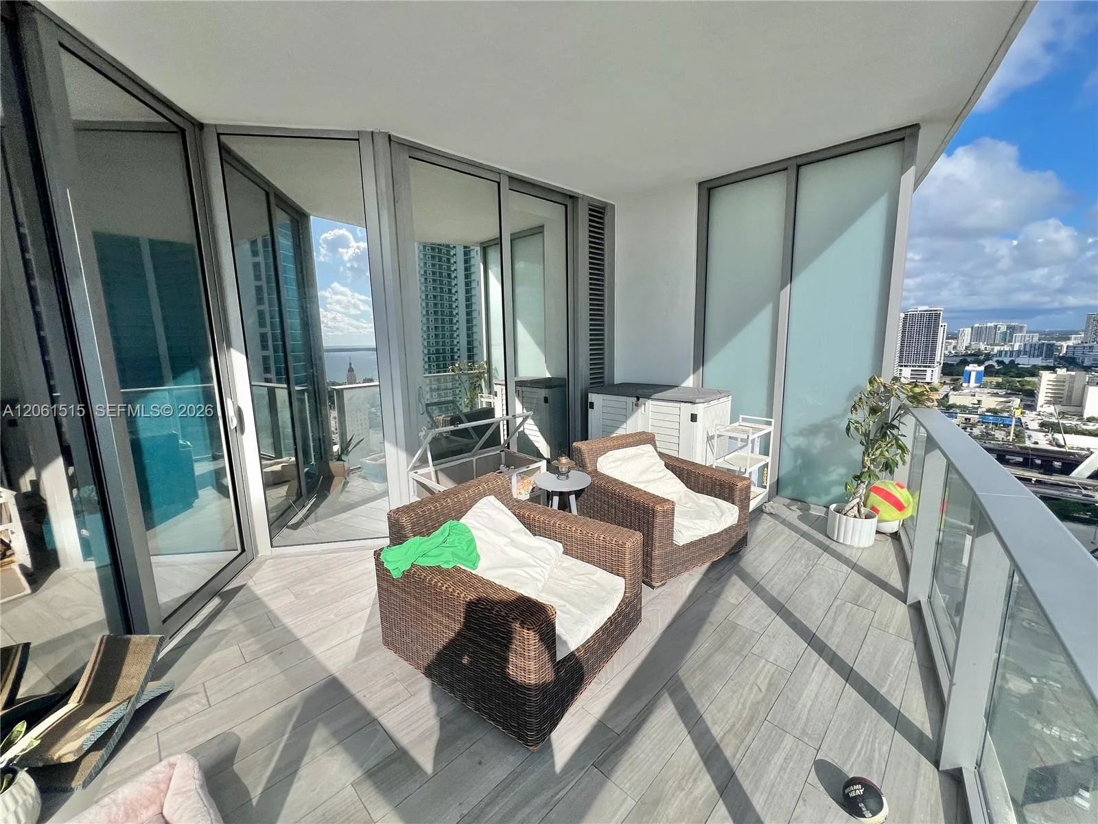 851 NE 1st Ave # 2605, Miami, FL 33132 photo 3