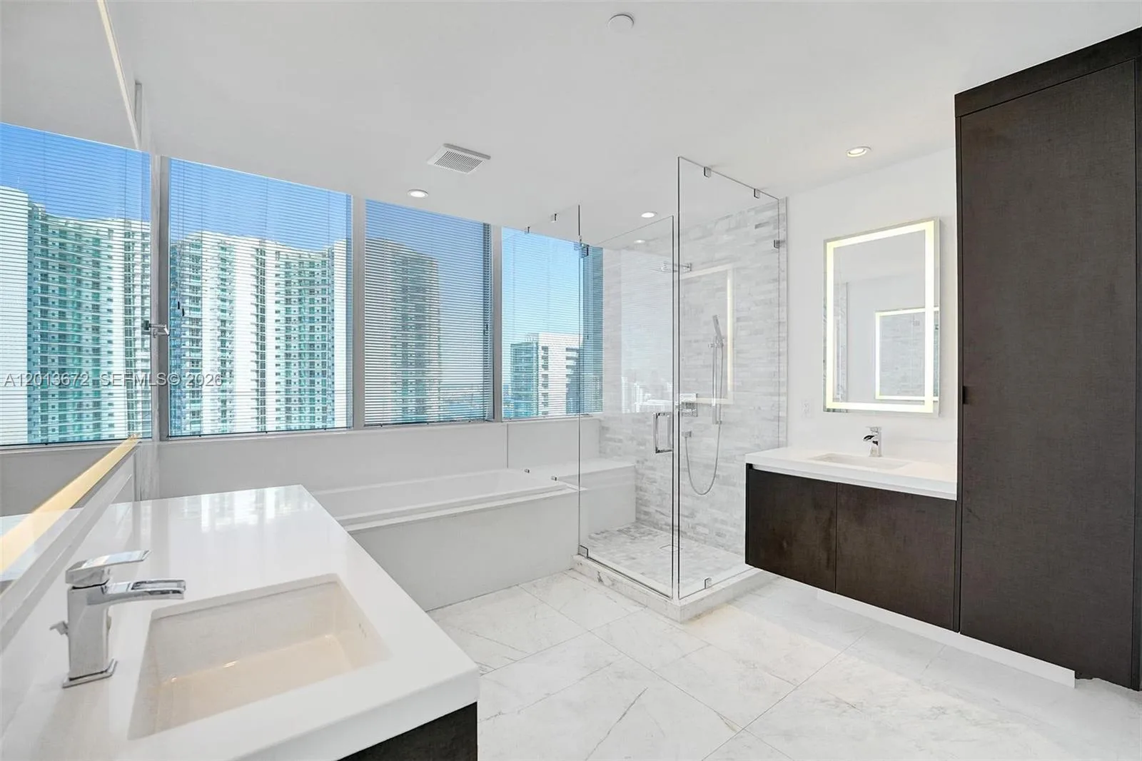 851 NE 1st Ave # 4001, Miami, FL 33132 photo 10