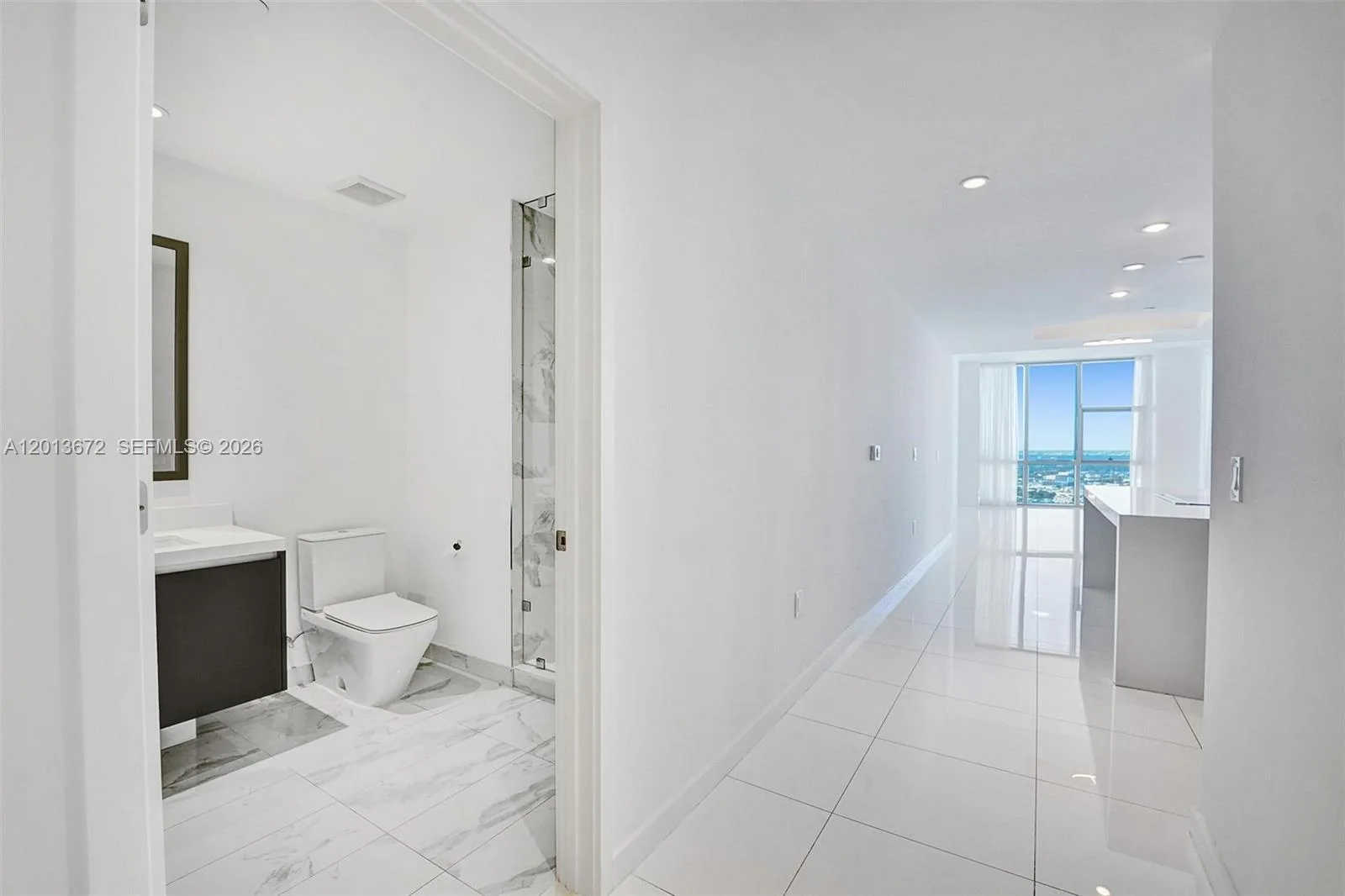851 NE 1st Ave # 4001, Miami, FL 33132 photo 4