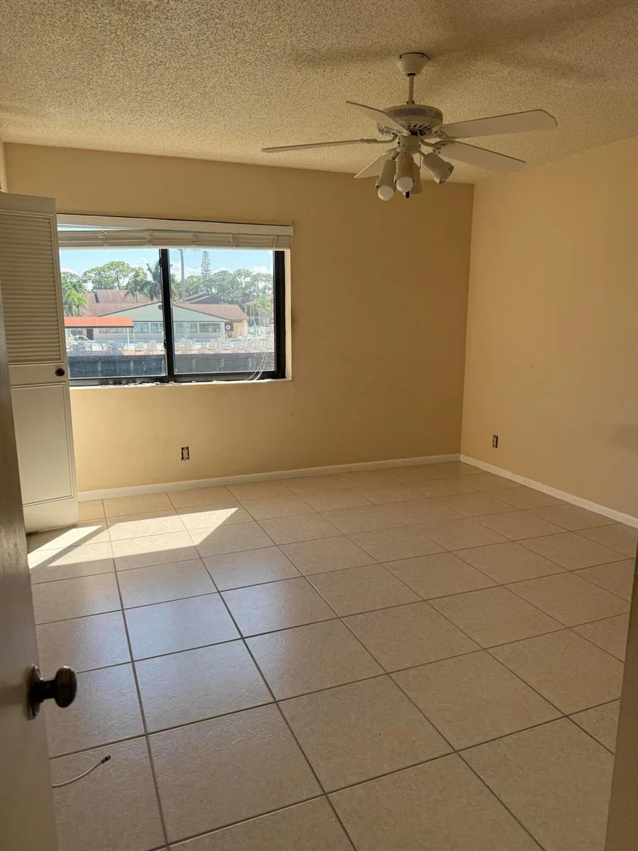 211 PINE HOV Circle # A-2, FL 33463 photo 8