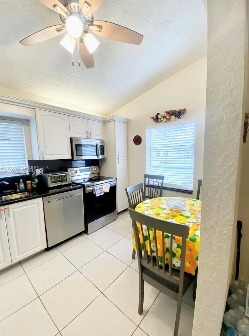 8089 Sweetbriar Way, Boca Raton, FL 33496 photo 6