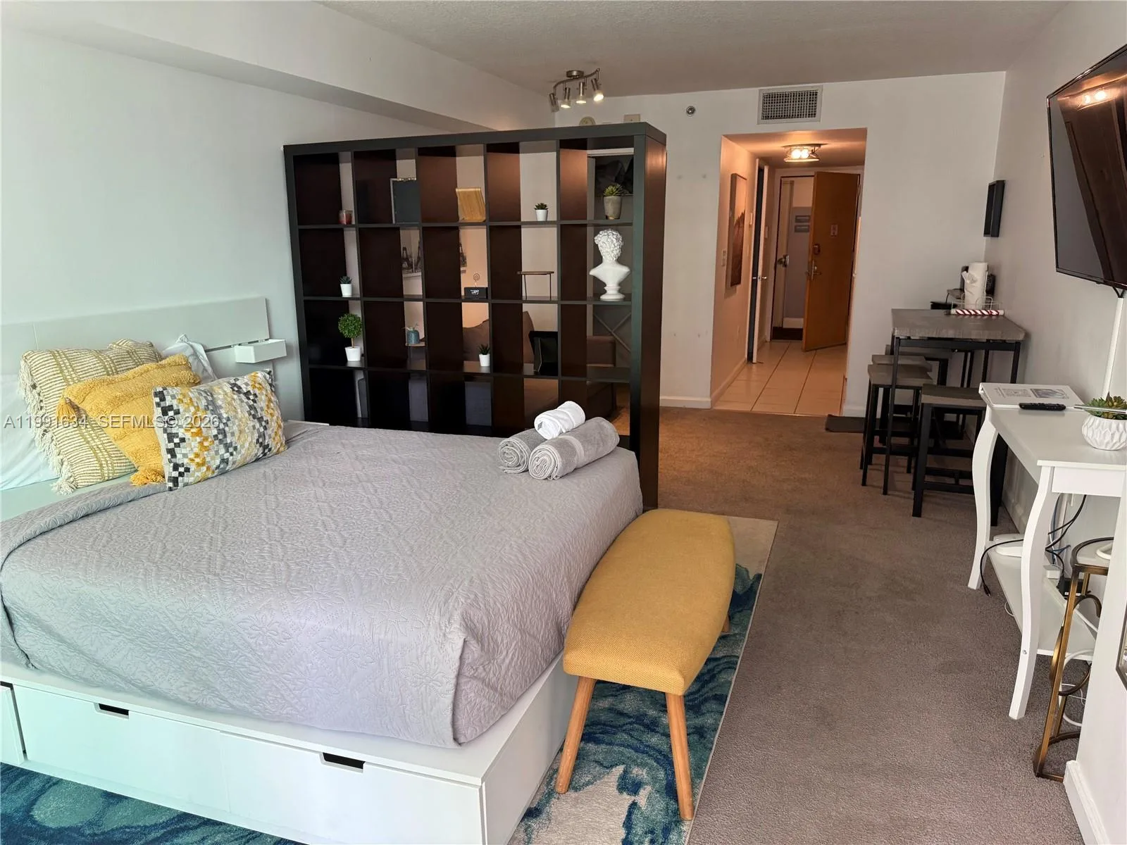 1200 Brickell Bay Dr # 2216, Miami, FL 33131 photo 2