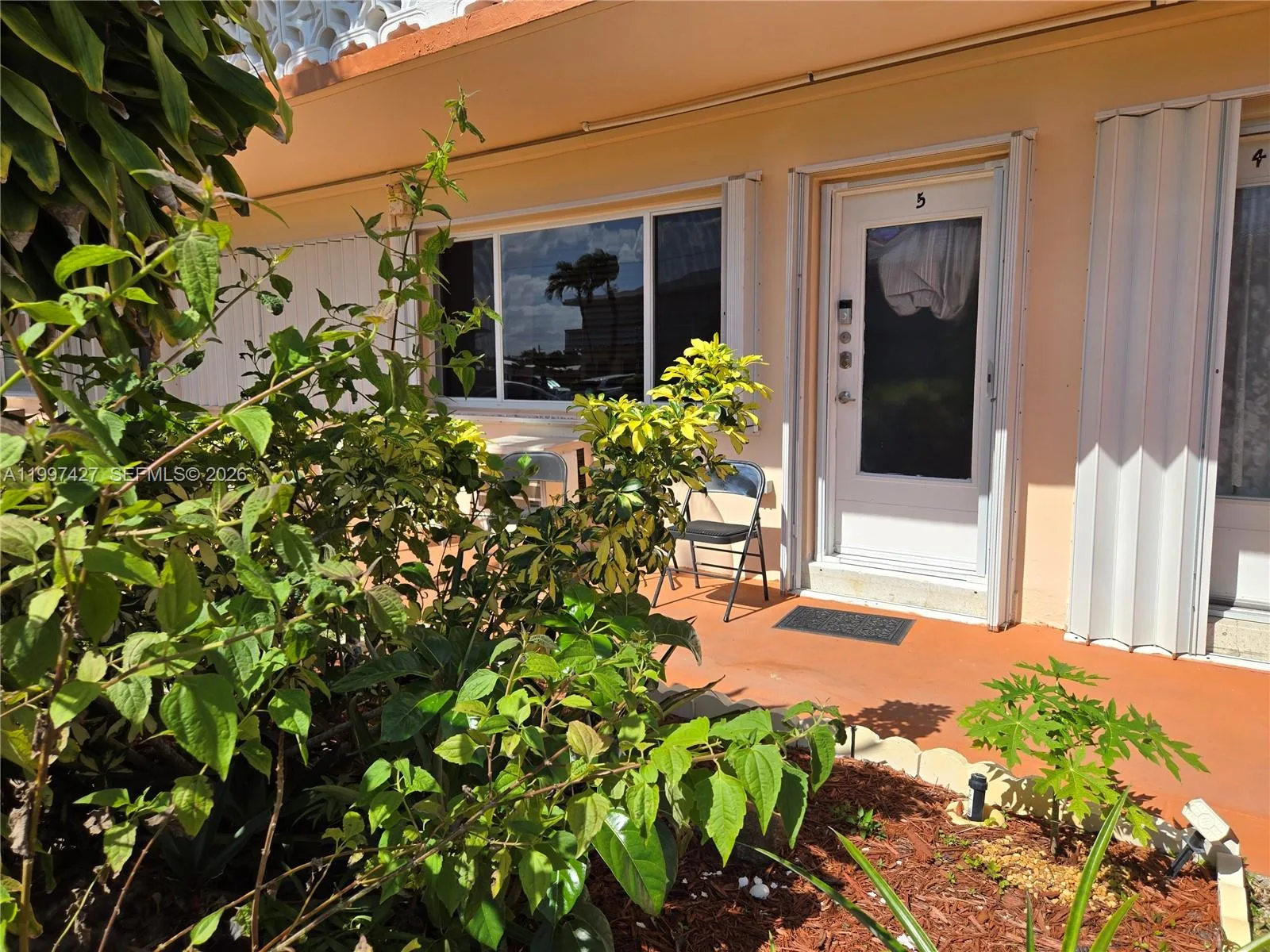 820 SW 11th Ave # 5B, Hallandale Beach, FL 33009