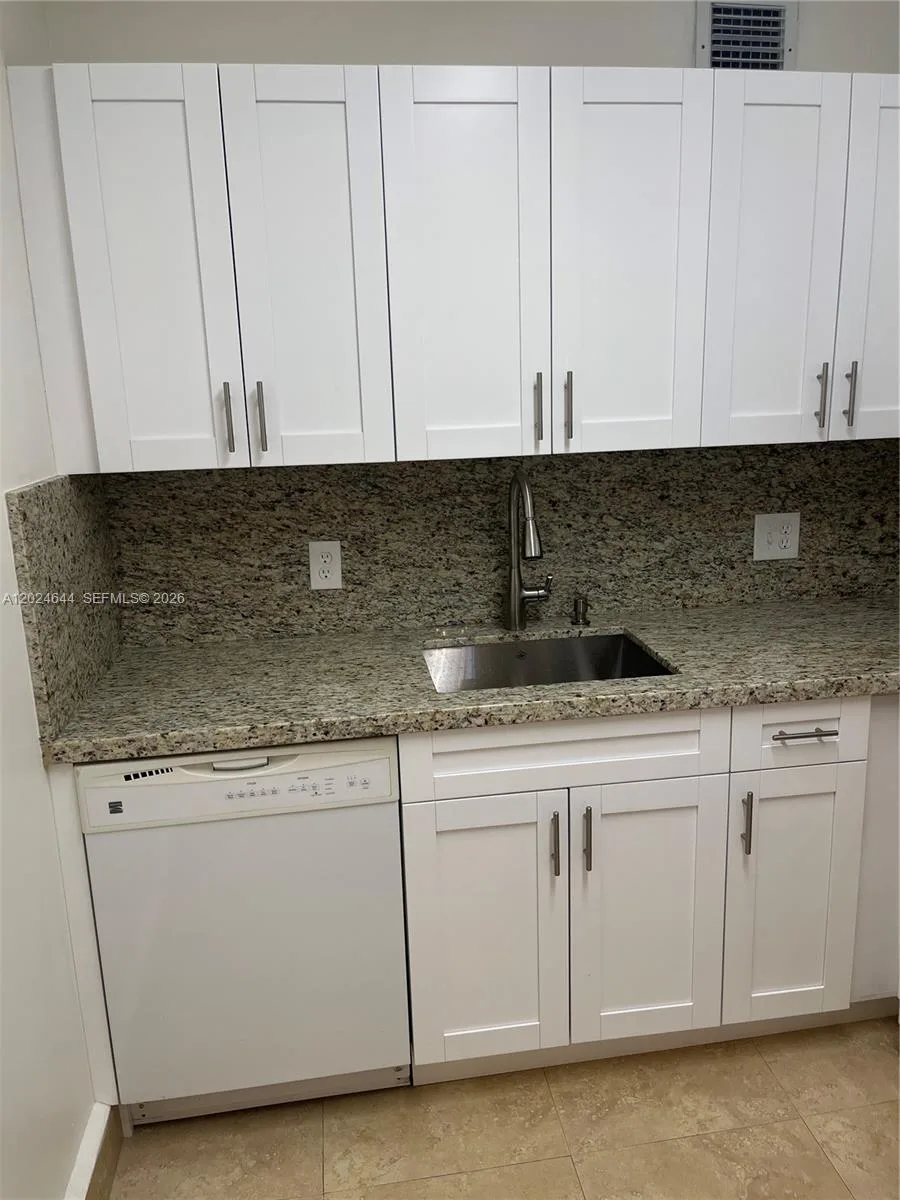 13500 SW 1st St # 112U, Pembroke Pines, FL 33027 photo 3