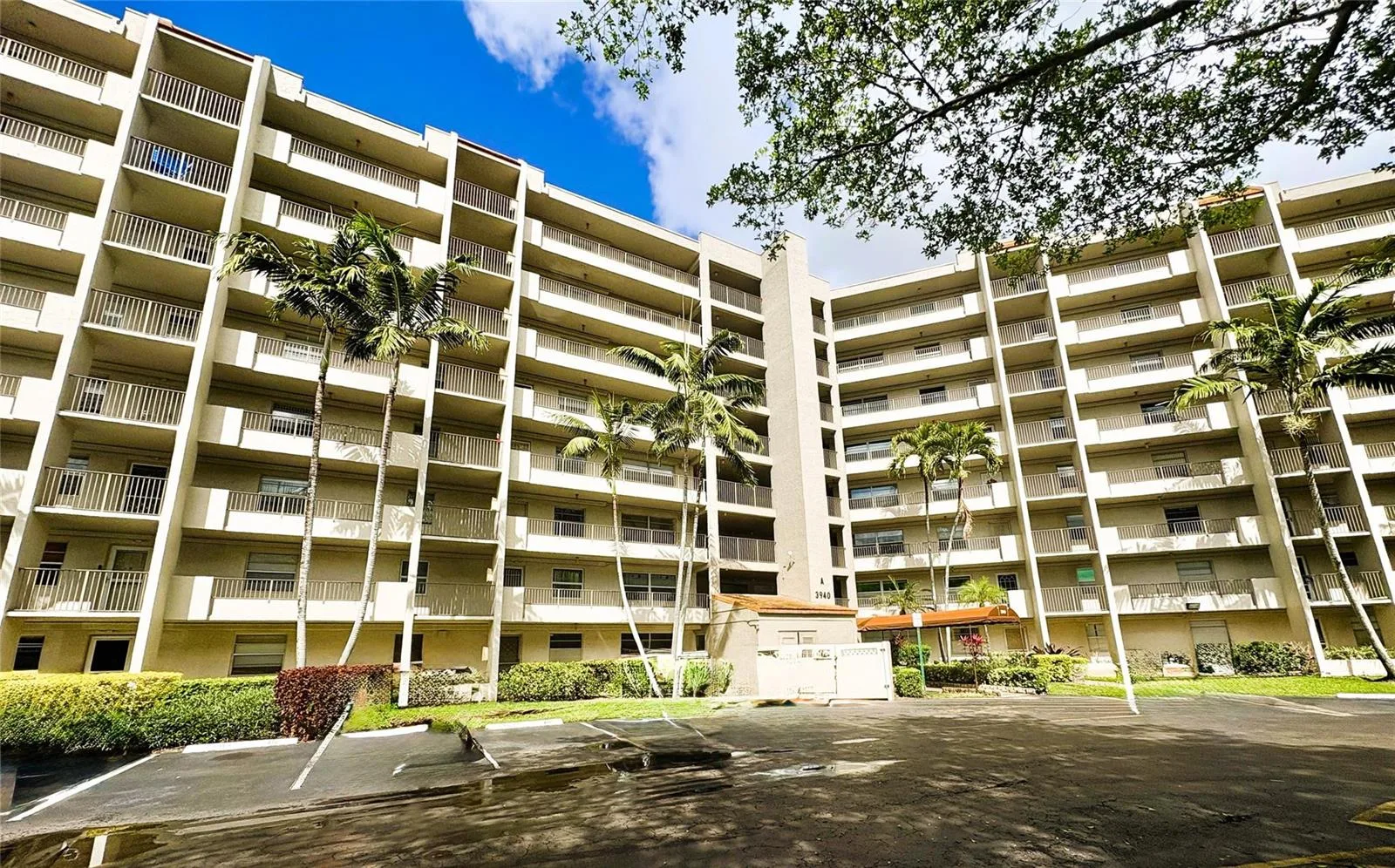 3940 Inverrary Boulevard # 701a, Lauderhill, FL 33319