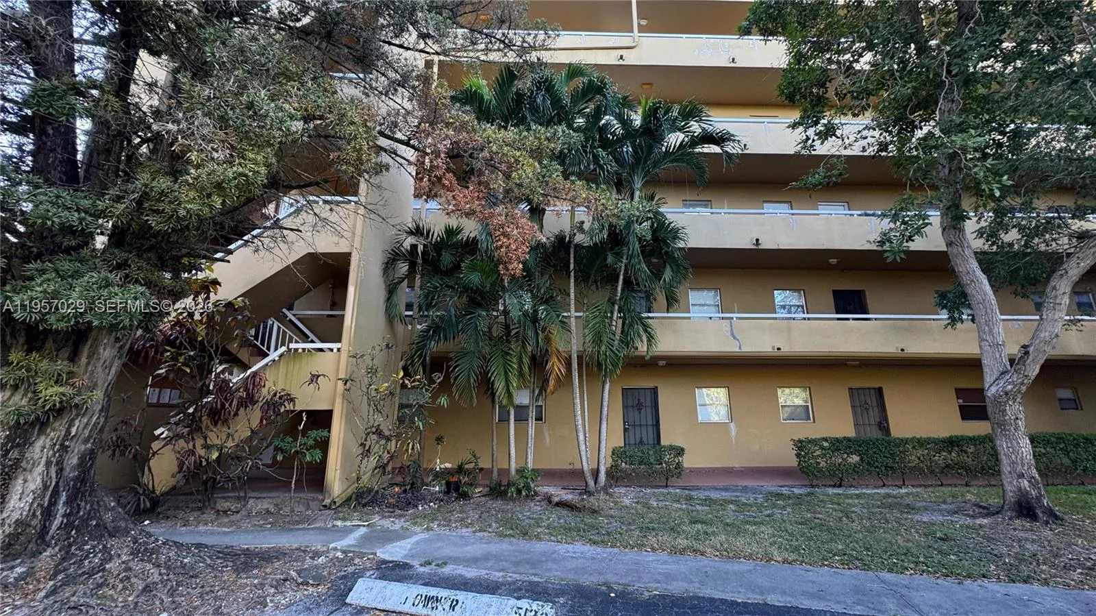 4111 Stirling Rd # 102, Dania Beach, FL 33314