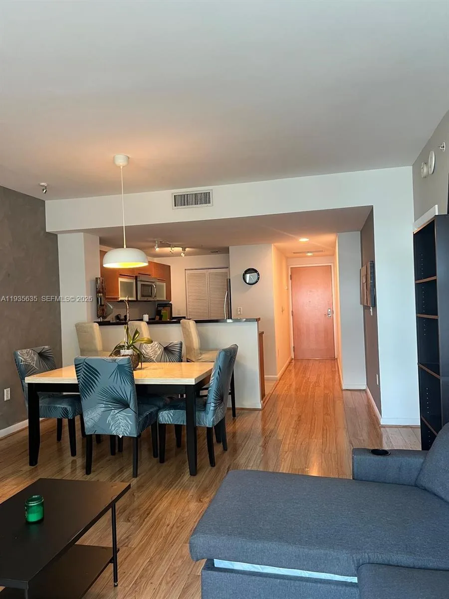 244 Biscayne Blvd # 1904, Miami, FL 33132 photo 13