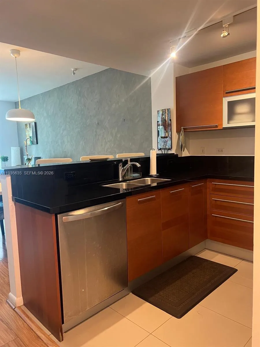 244 Biscayne Blvd # 1904, Miami, FL 33132 photo 5