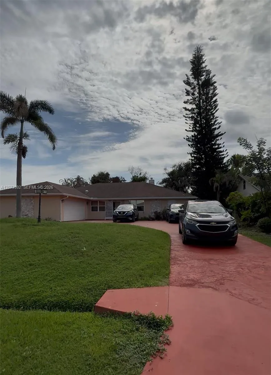 1457 SE Ladner St, Port St. Lucie, FL 34983