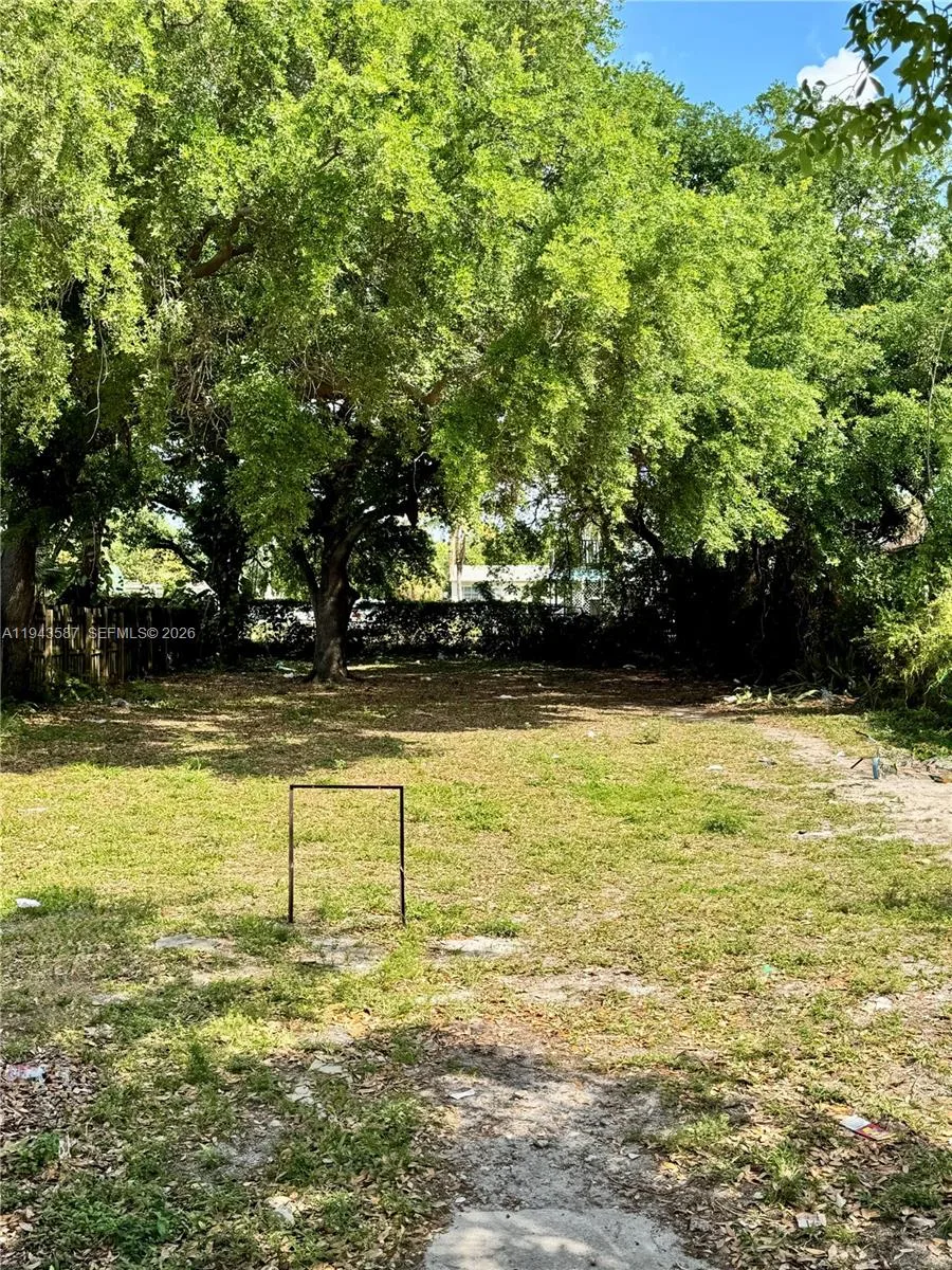 629 NW 65th St, Miami, FL 33150 photo 6