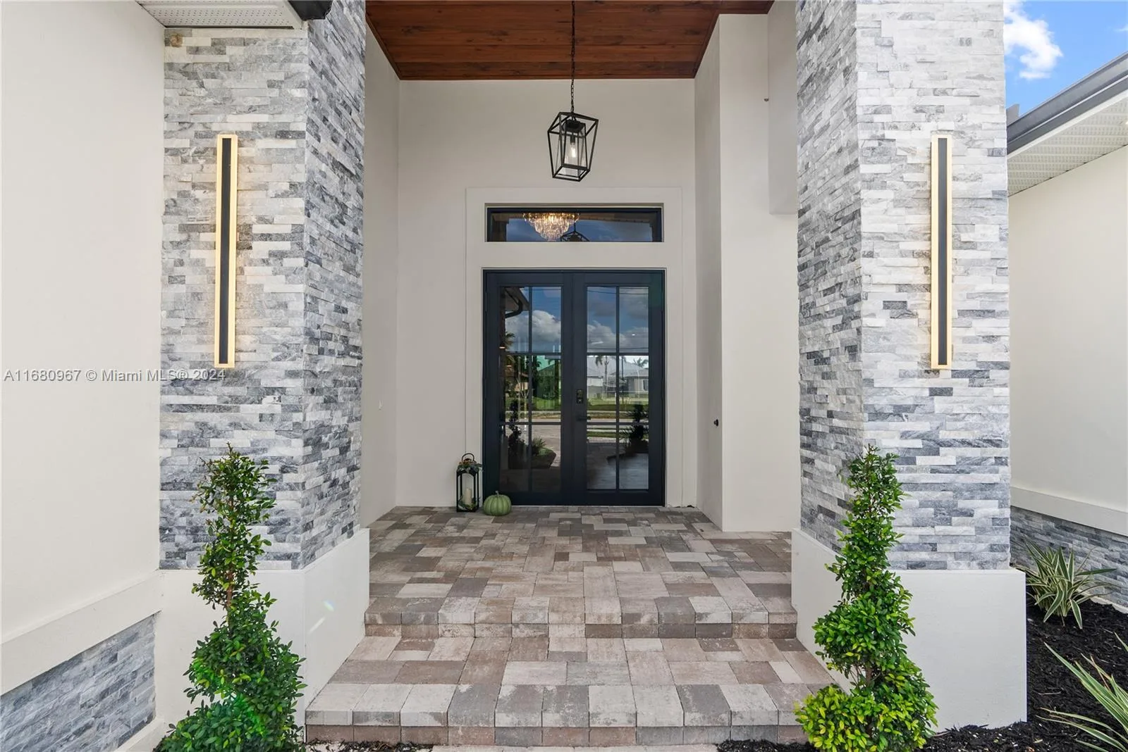 2814 Gleason Parkway, Cape Coral, FL 33914 photo 3