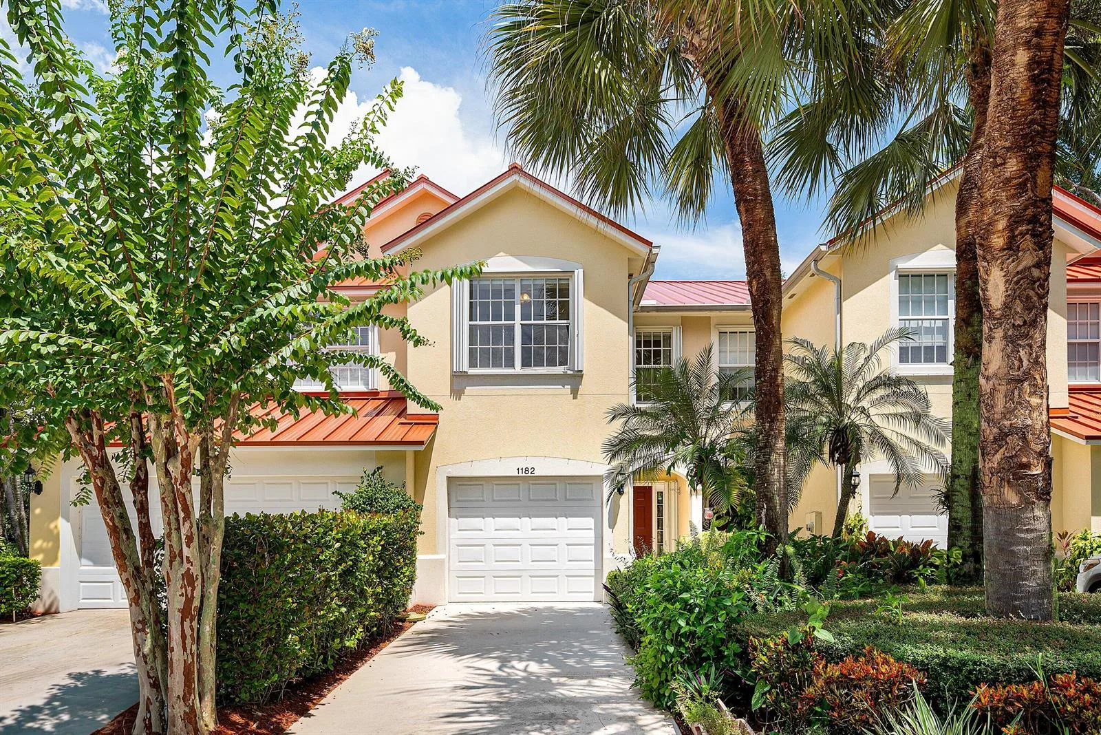 1182 Pinewood Lake Court, FL 33415