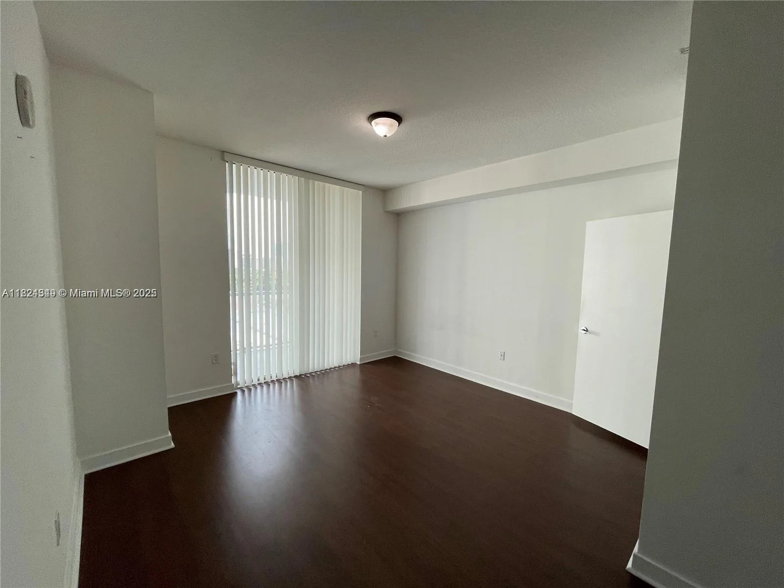 79 SW 12th St # 1104-S, Miami, FL 33130