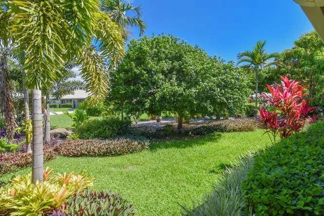 437 French Royale Circle, Atlantis, FL 33462 photo 10