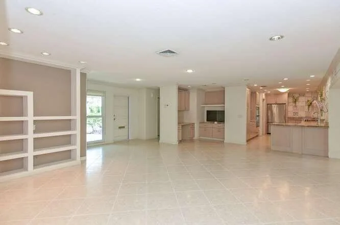 437 French Royale Circle, Atlantis, FL 33462 photo 13