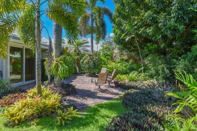 437 French Royale Circle, Atlantis, FL 33462 photo 9