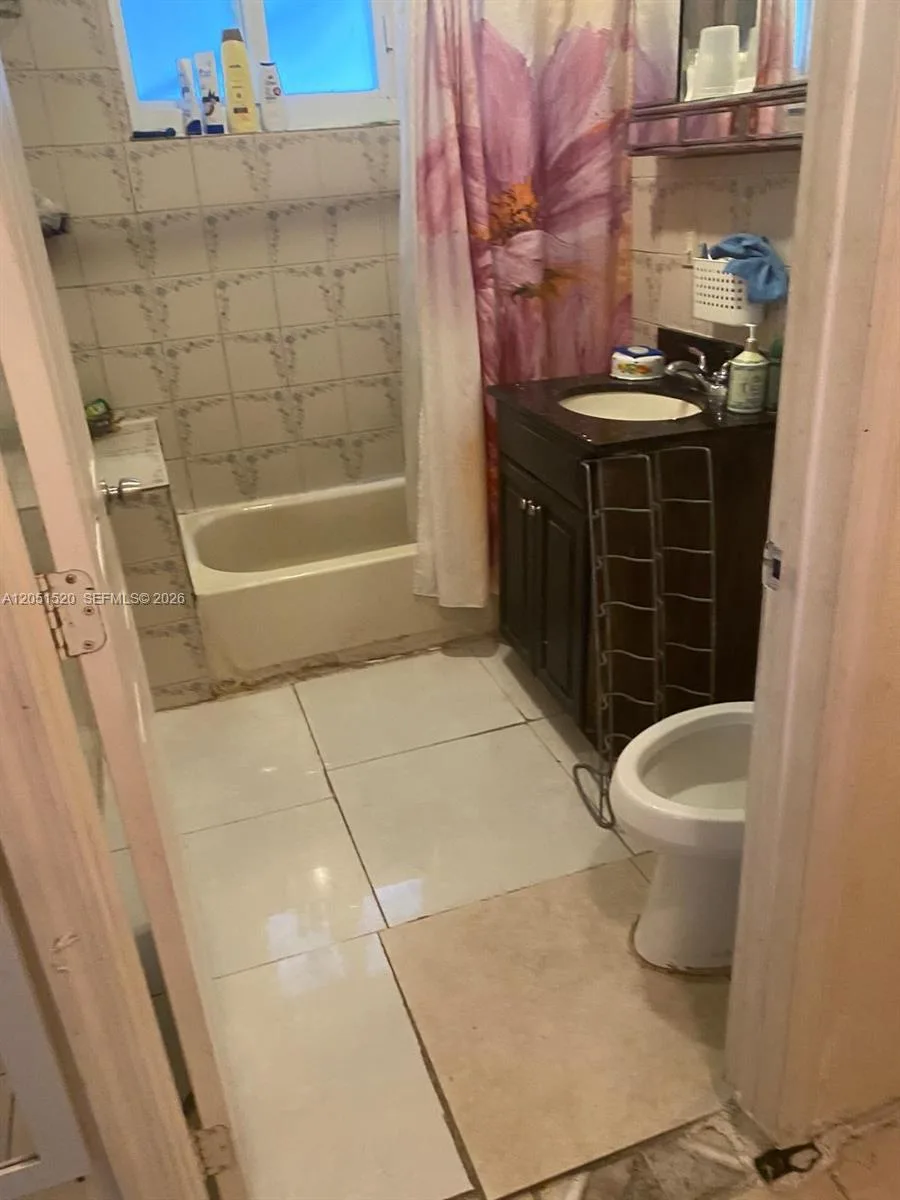 218 SW 10th Ave, Miami, FL 33130 photo 8