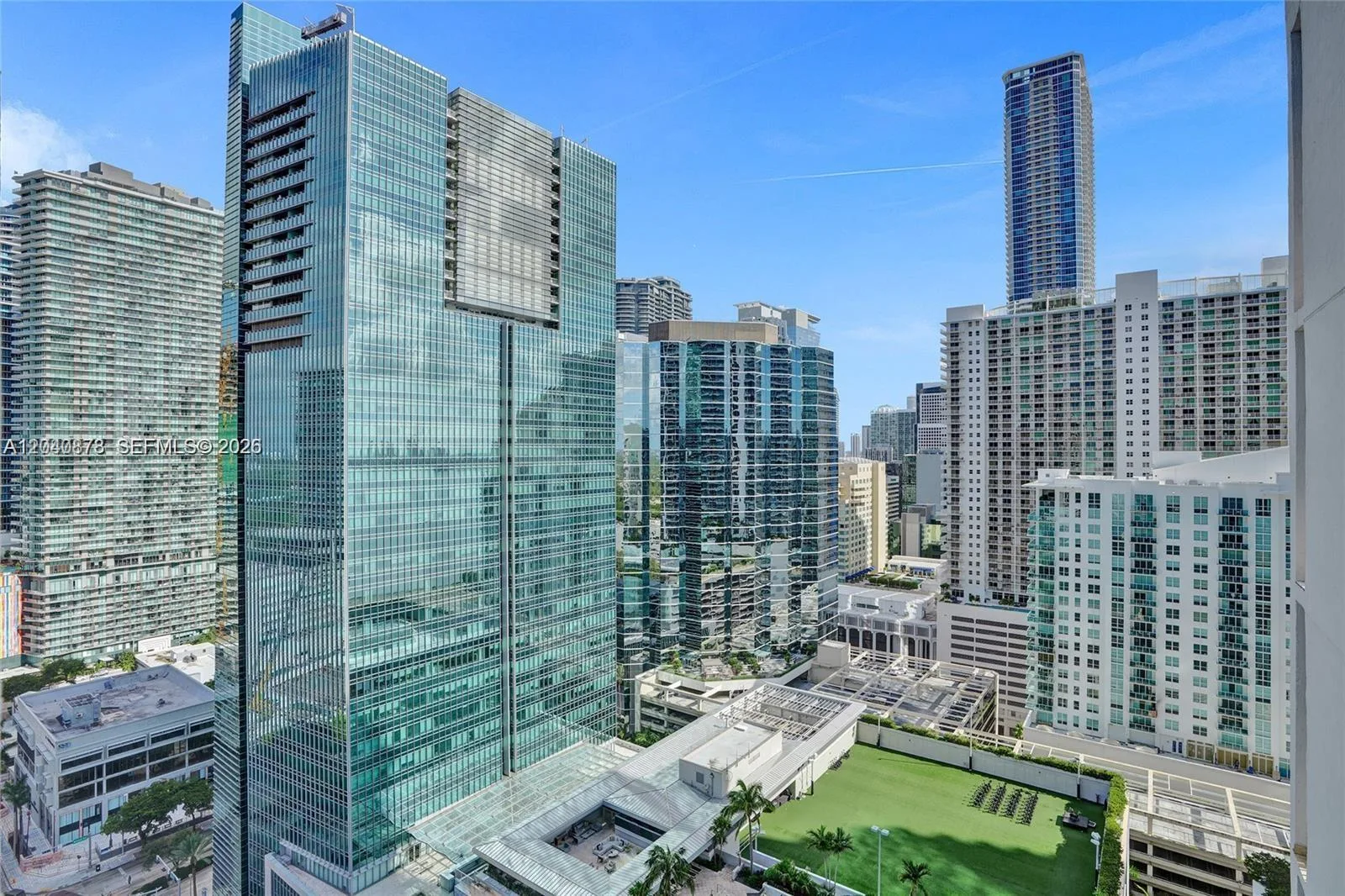 170 SE 14th St # 2707, Miami, FL 33131 photo 3