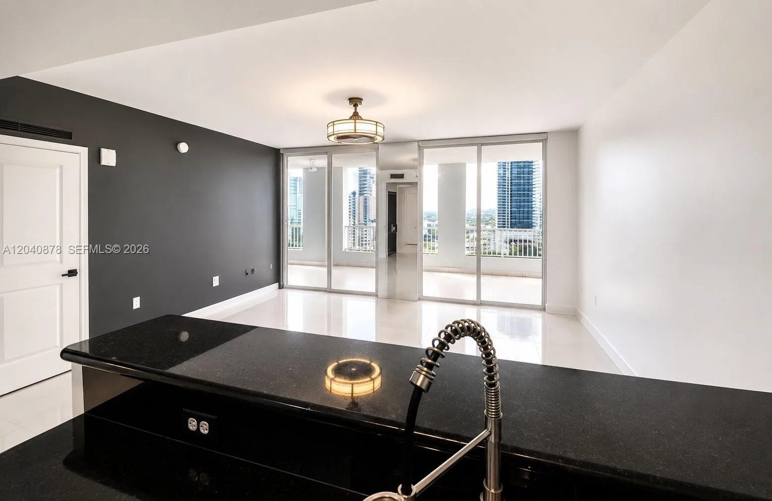 170 SE 14th St # 2707, Miami, FL 33131 photo 5