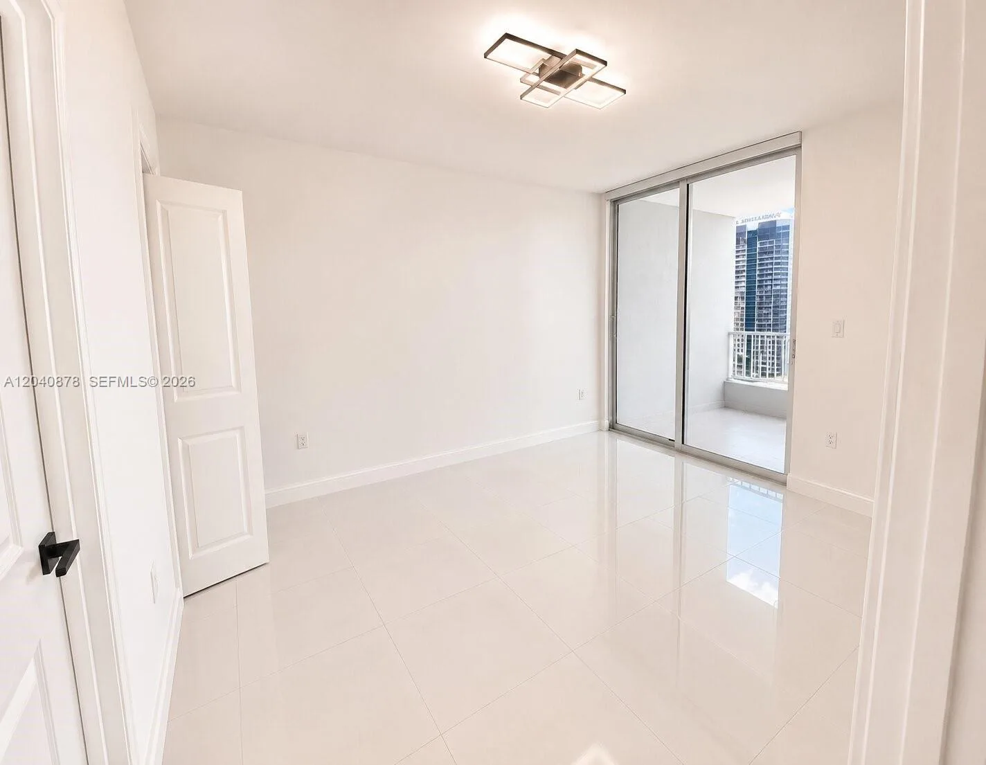 170 SE 14th St # 2707, Miami, FL 33131 photo 6