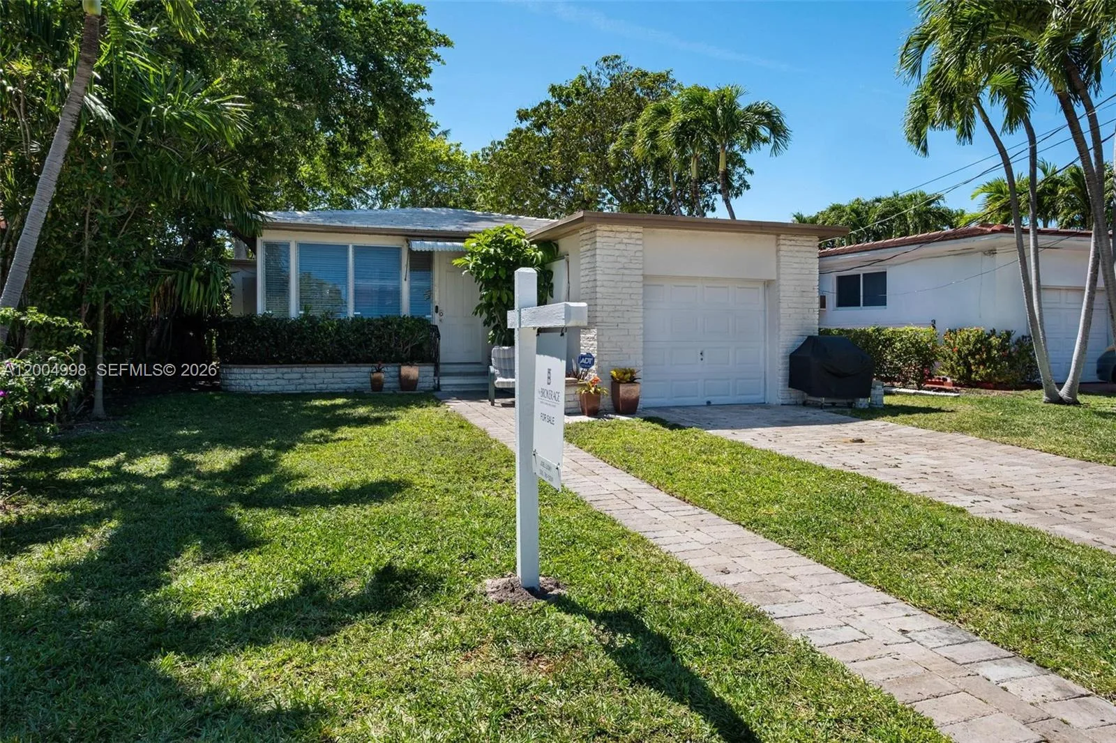 9516 Byron Ave, Surfside, FL 33154 photo 2