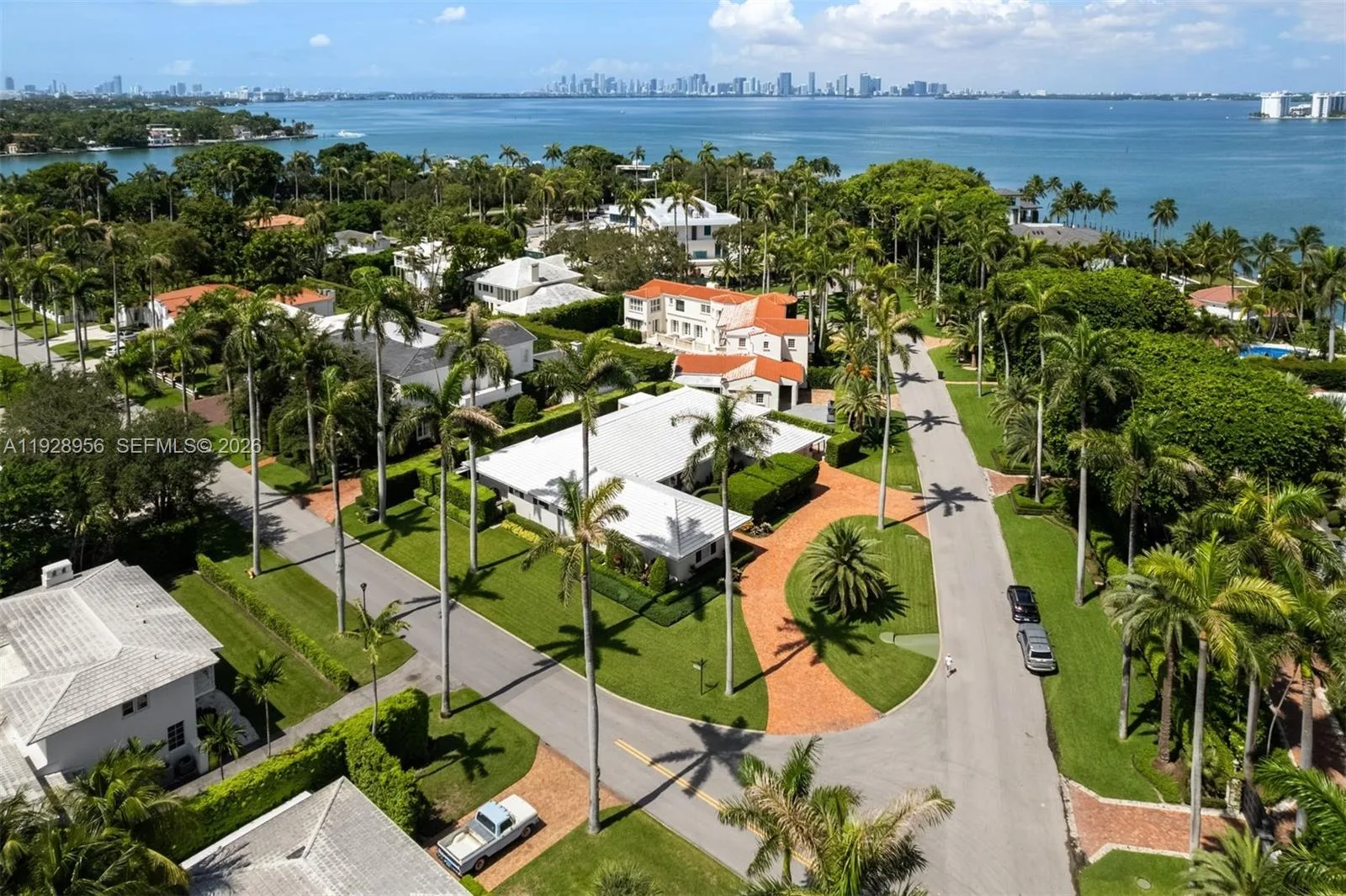 55 La Gorce Cir, Miami Beach, FL 33141 photo 2