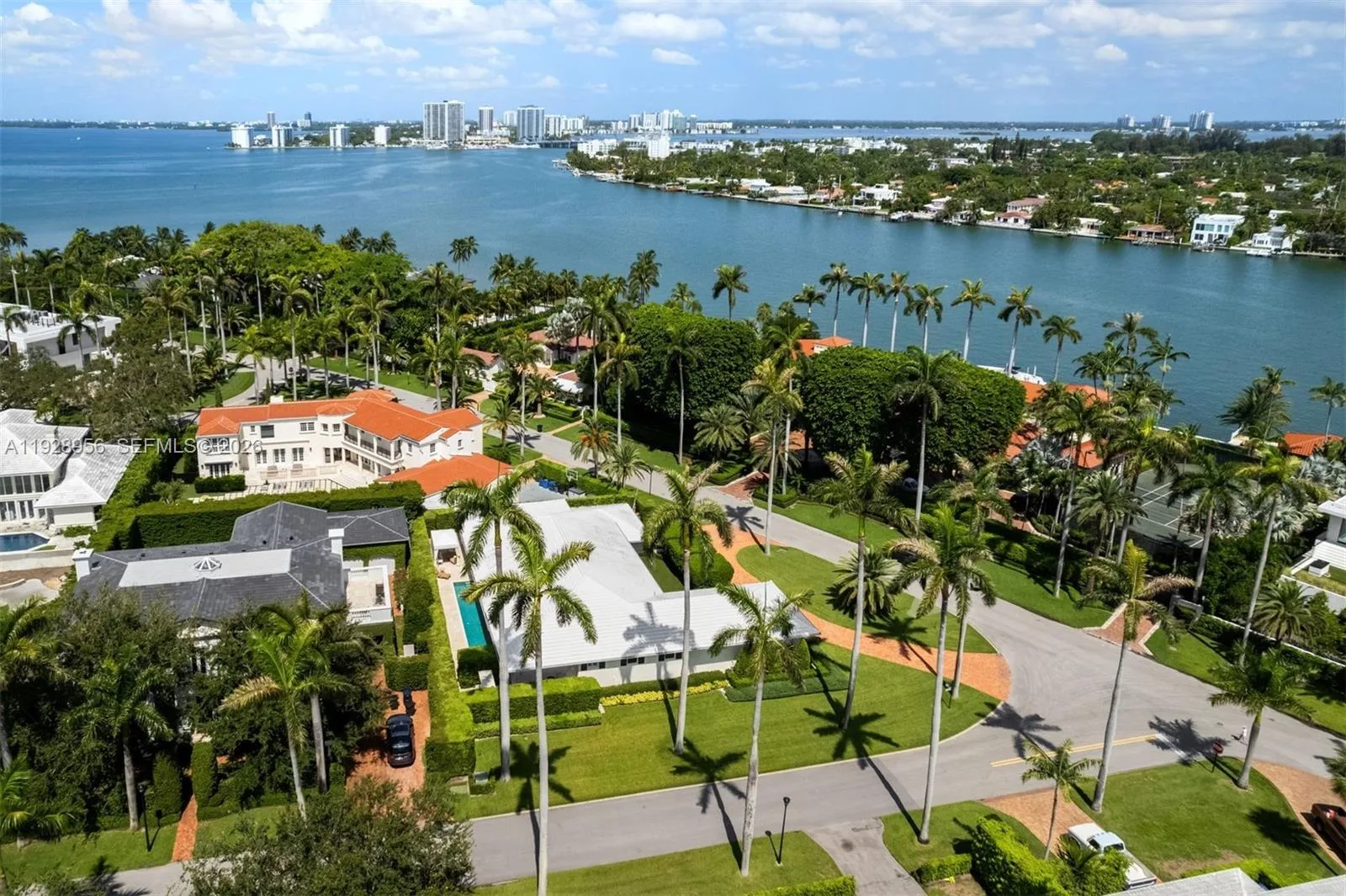 55 La Gorce Cir, Miami Beach, FL 33141 photo 3
