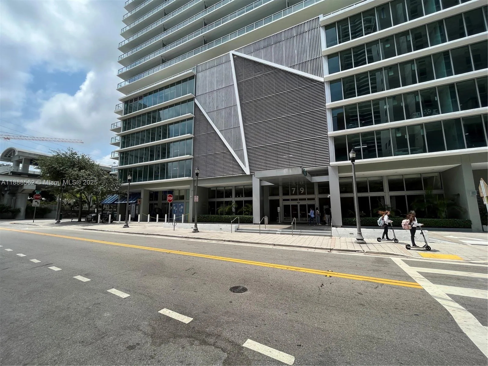 79 SW 12th St # 2608-S, Miami, FL 33130 photo 2