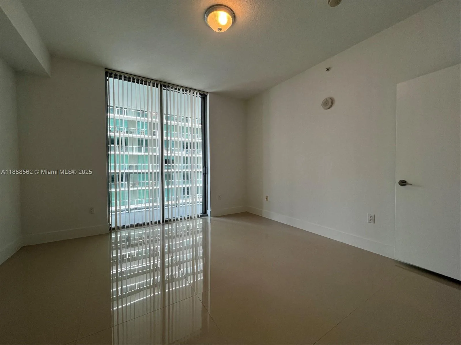 79 SW 12th St # 2608-S, Miami, FL 33130 photo 3
