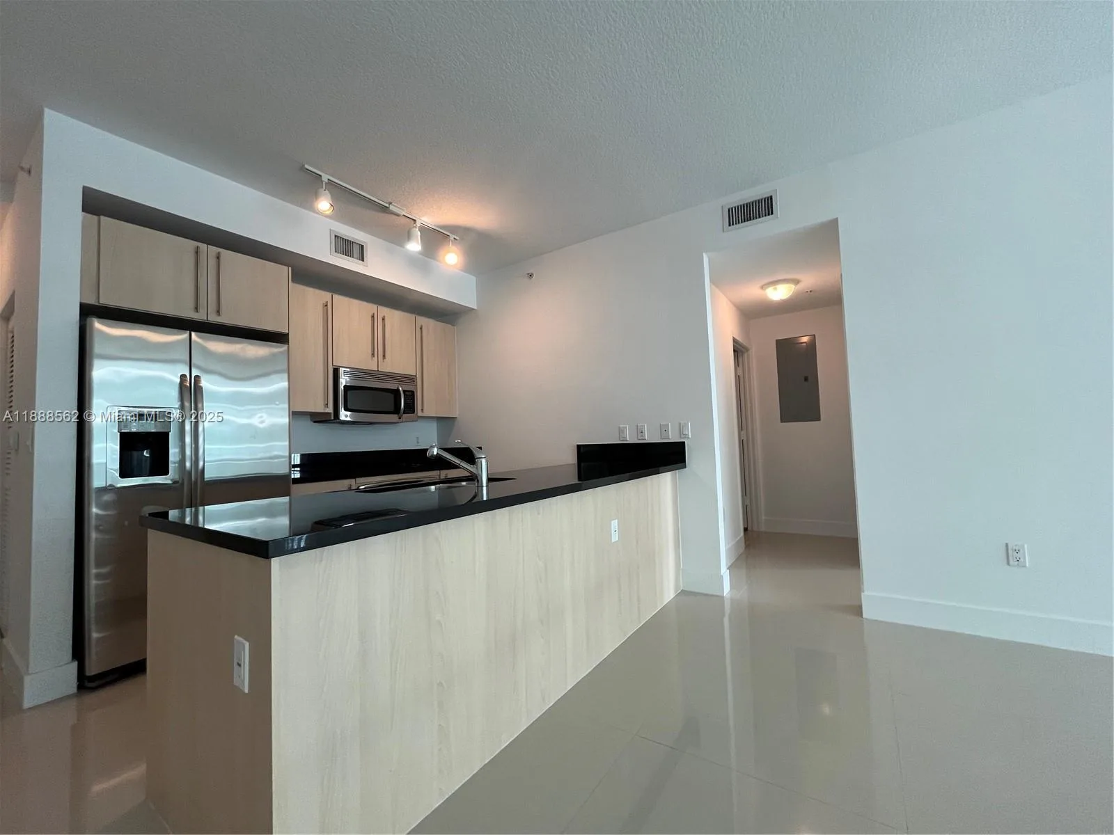 79 SW 12th St # 2608-S, Miami, FL 33130 photo 5