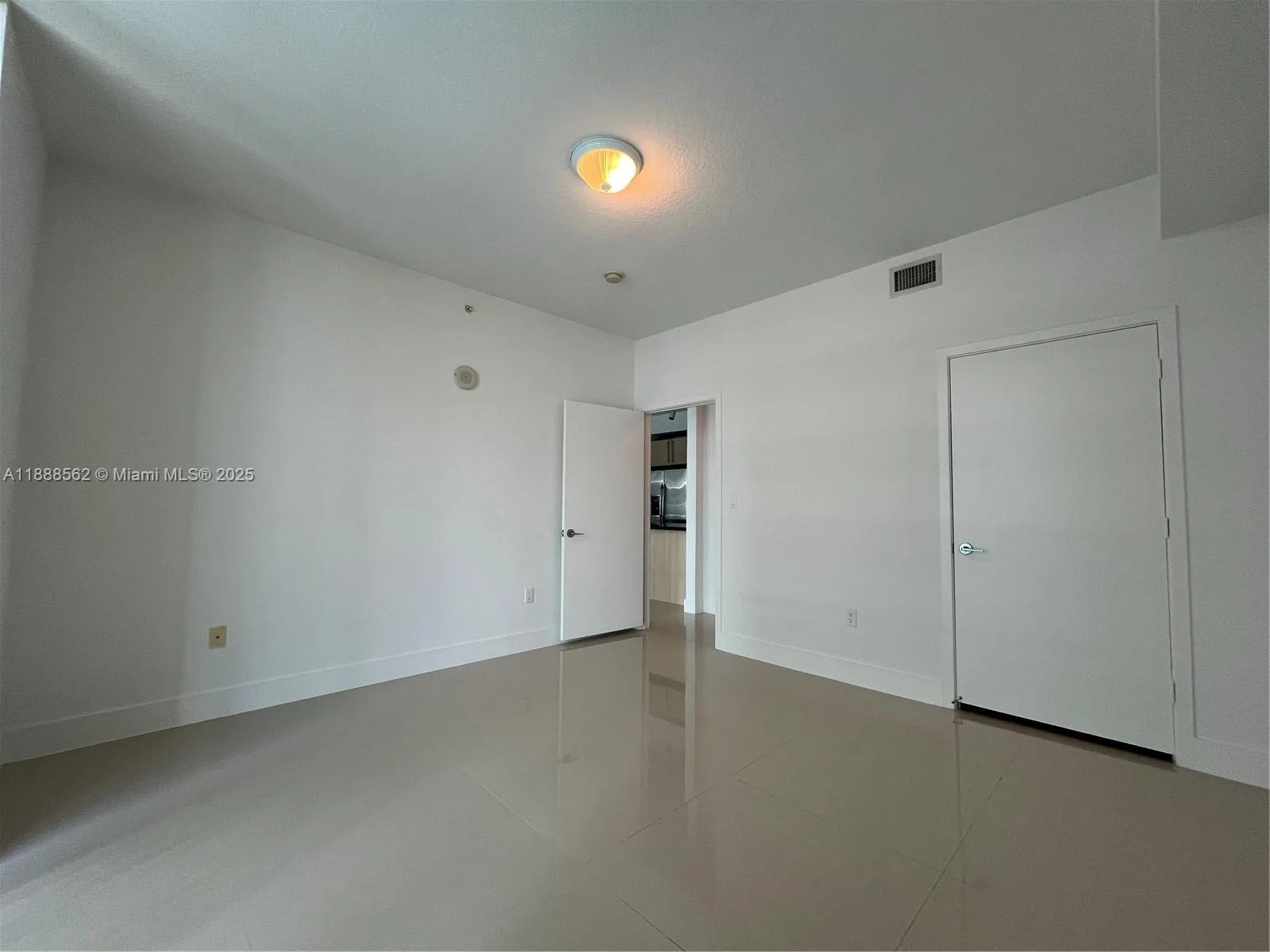79 SW 12th St # 2608-S, Miami, FL 33130 photo 7