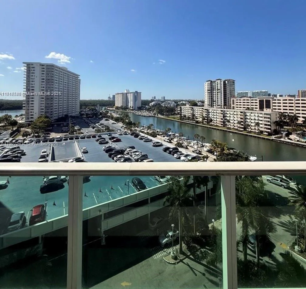 100 Bayview Dr # 903, Sunny Isles Beach, FL 33160 photo 3