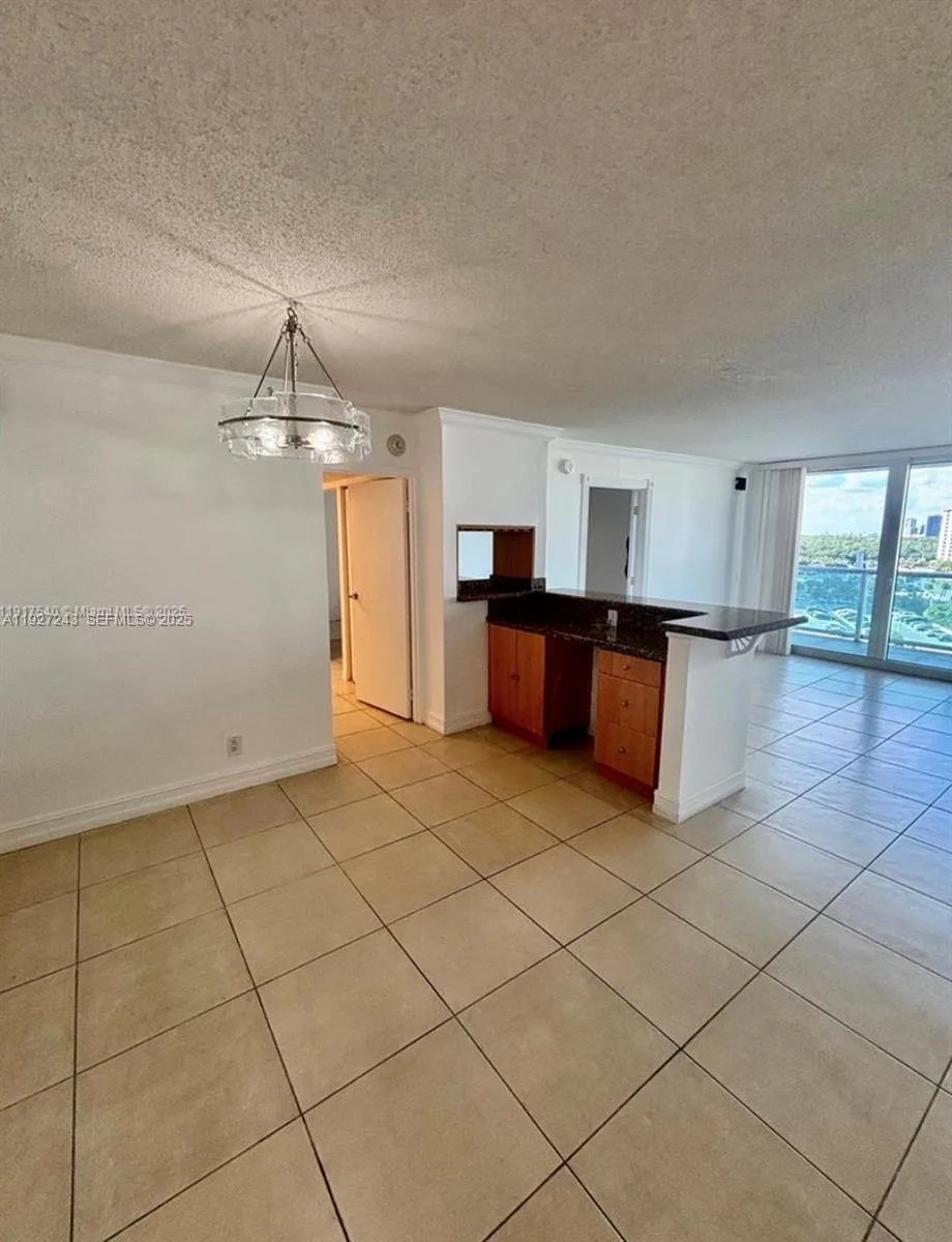 100 Bayview Dr # 903, Sunny Isles Beach, FL 33160 photo 9