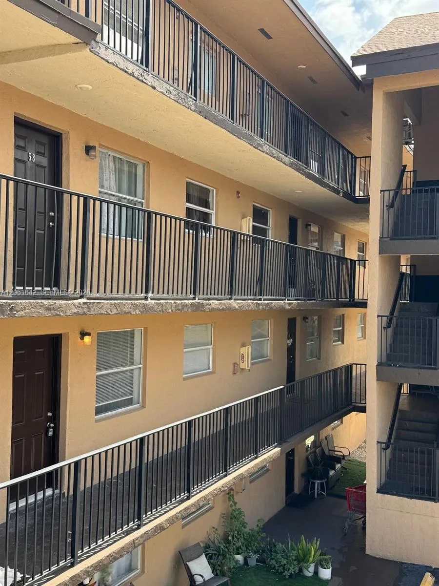 5441 W 24th Ave # 36, Hialeah, FL 33016