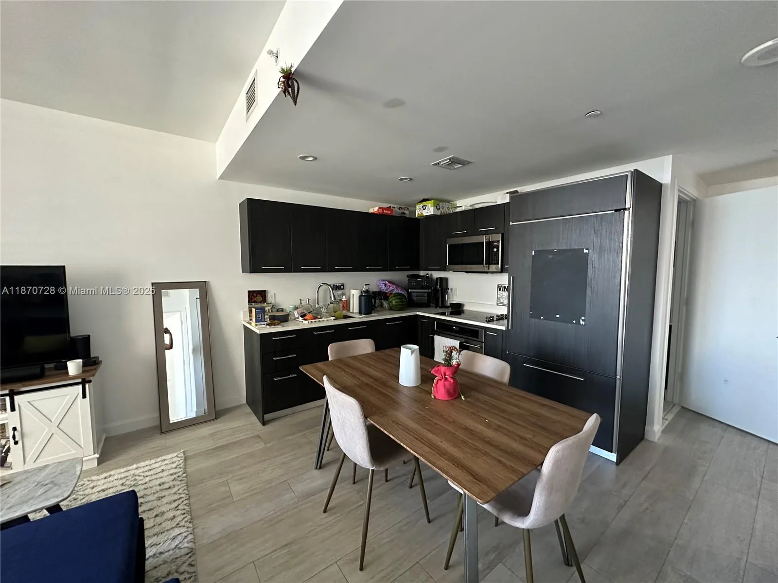 45 SW 9th St # 1902, Miami, FL 33130 photo 2