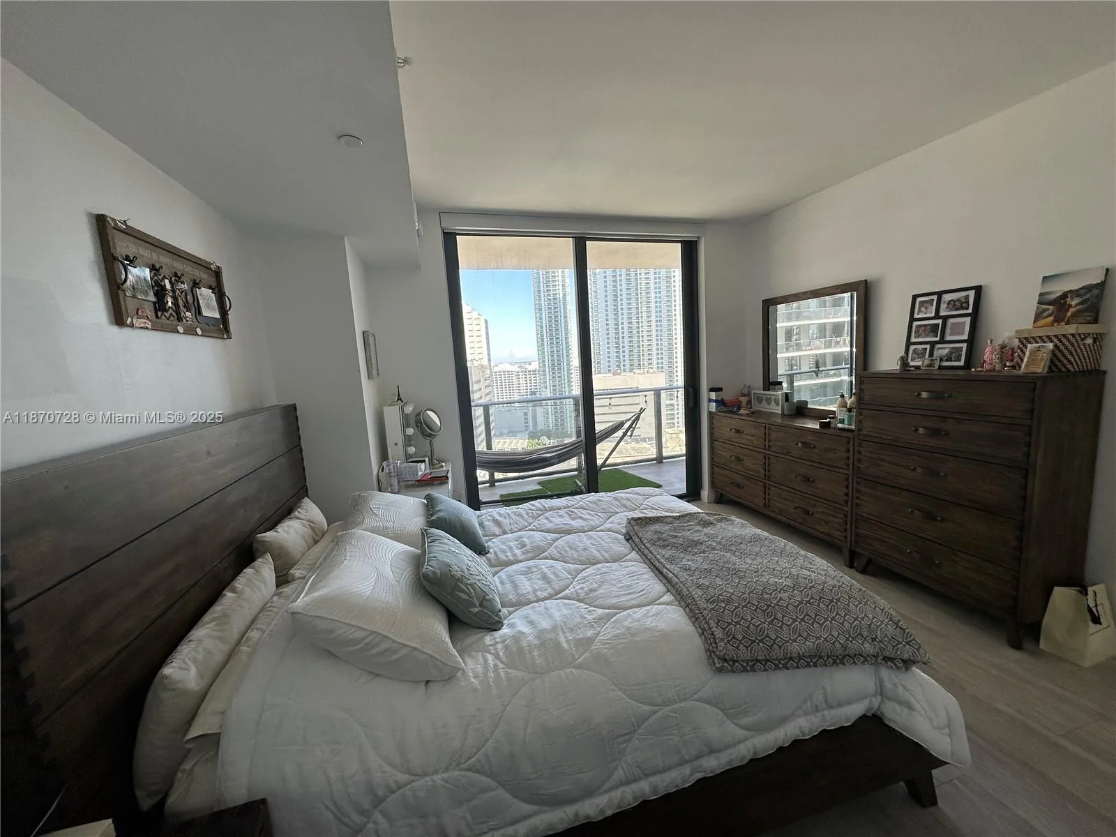45 SW 9th St # 1902, Miami, FL 33130 photo 6