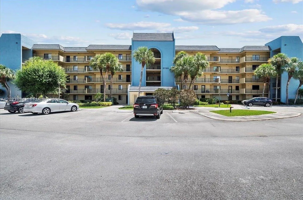 2786 Tennis Club Dr # 302, West Palm Beach, FL 33417