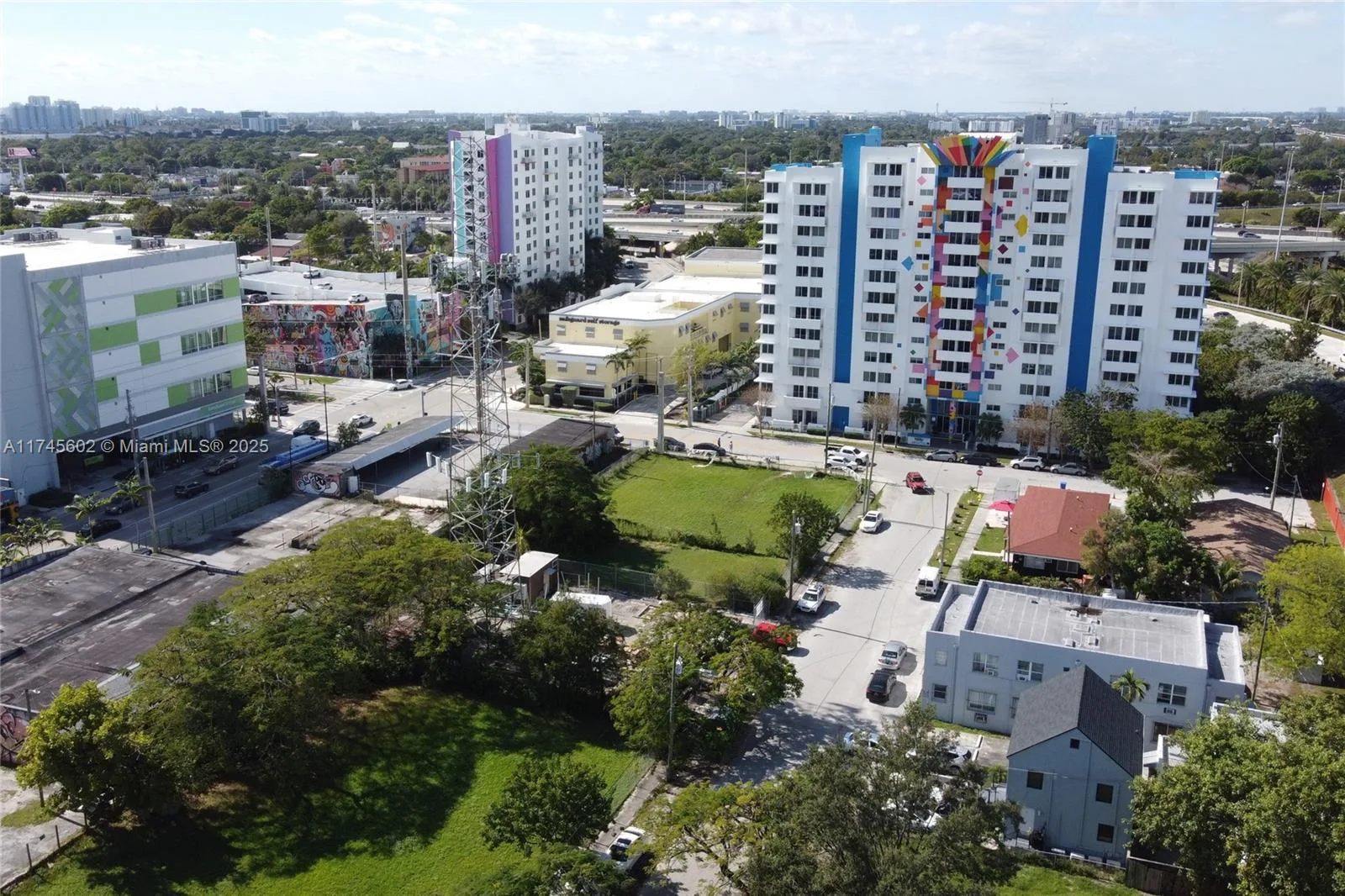 321 NW 37th St, Miami, FL 33127 photo 4