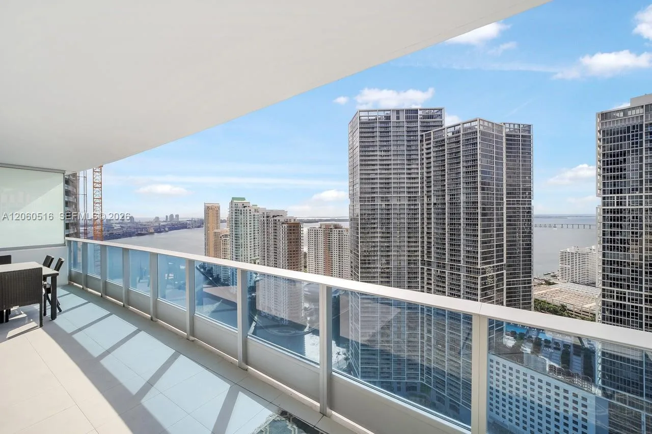 200 Biscayne Boulevard Way # 4006, Miami, FL 33131