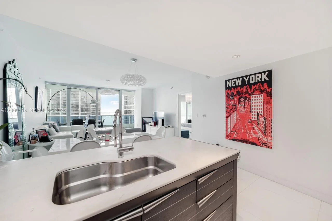 200 Biscayne Boulevard Way # 4006, Miami, FL 33131 photo 11