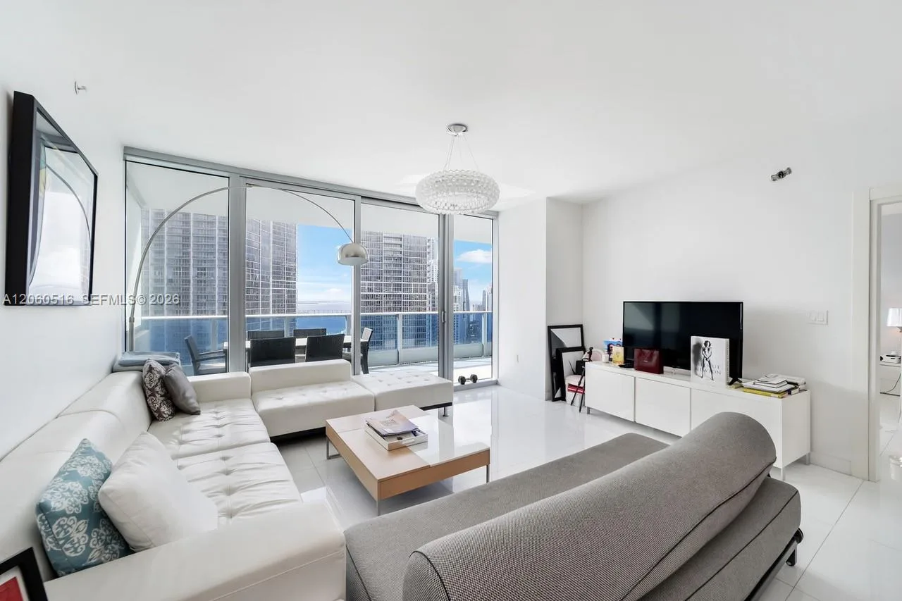 200 Biscayne Boulevard Way # 4006, Miami, FL 33131 photo 2