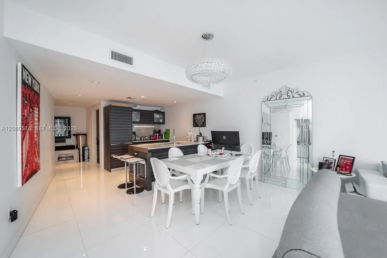 200 Biscayne Boulevard Way # 4006, Miami, FL 33131 photo 8